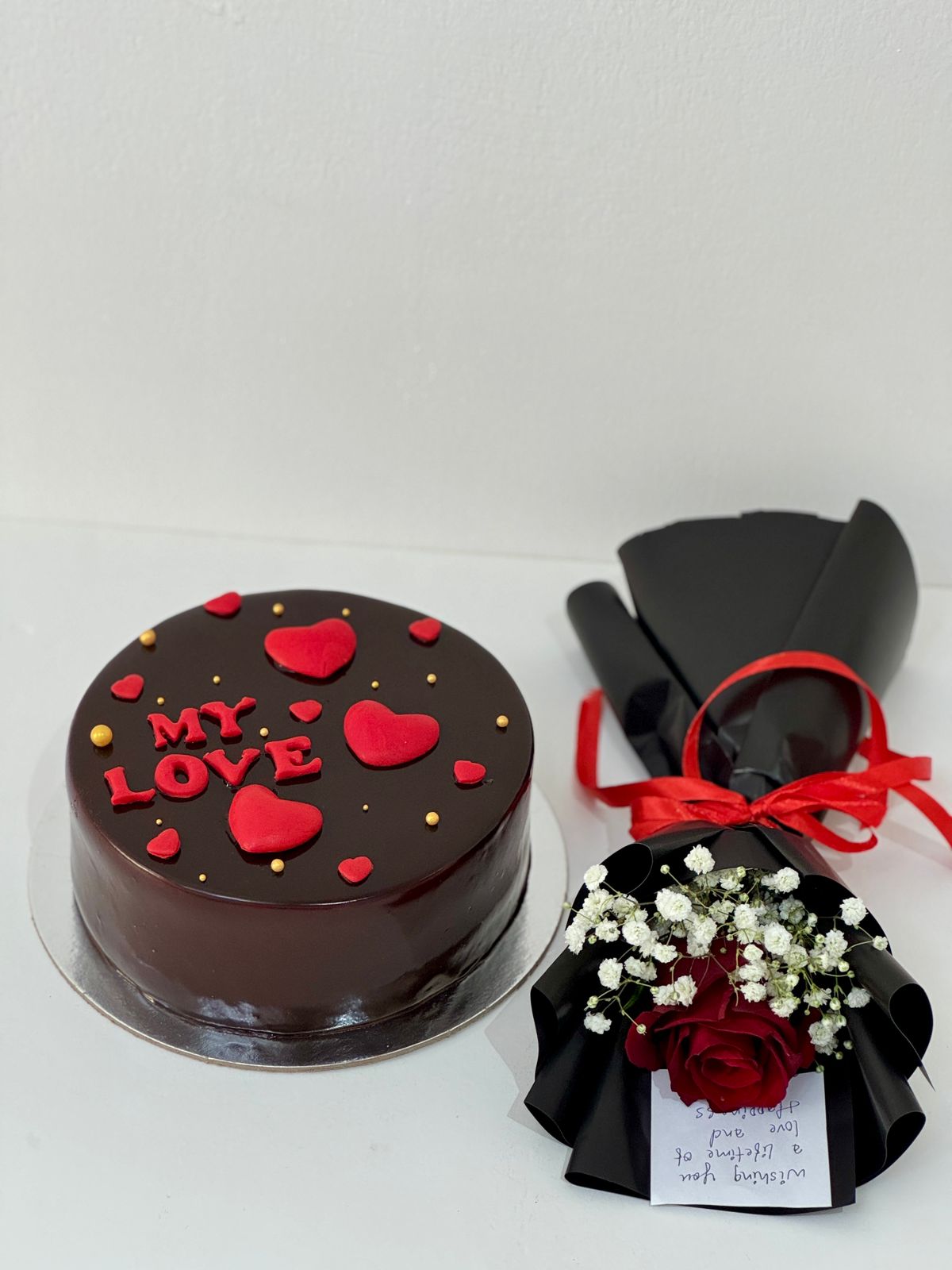 Cake and mini bouquet
